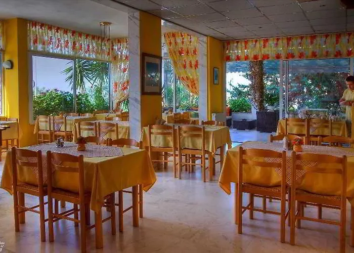 Sun 酒店 阿斯特里斯